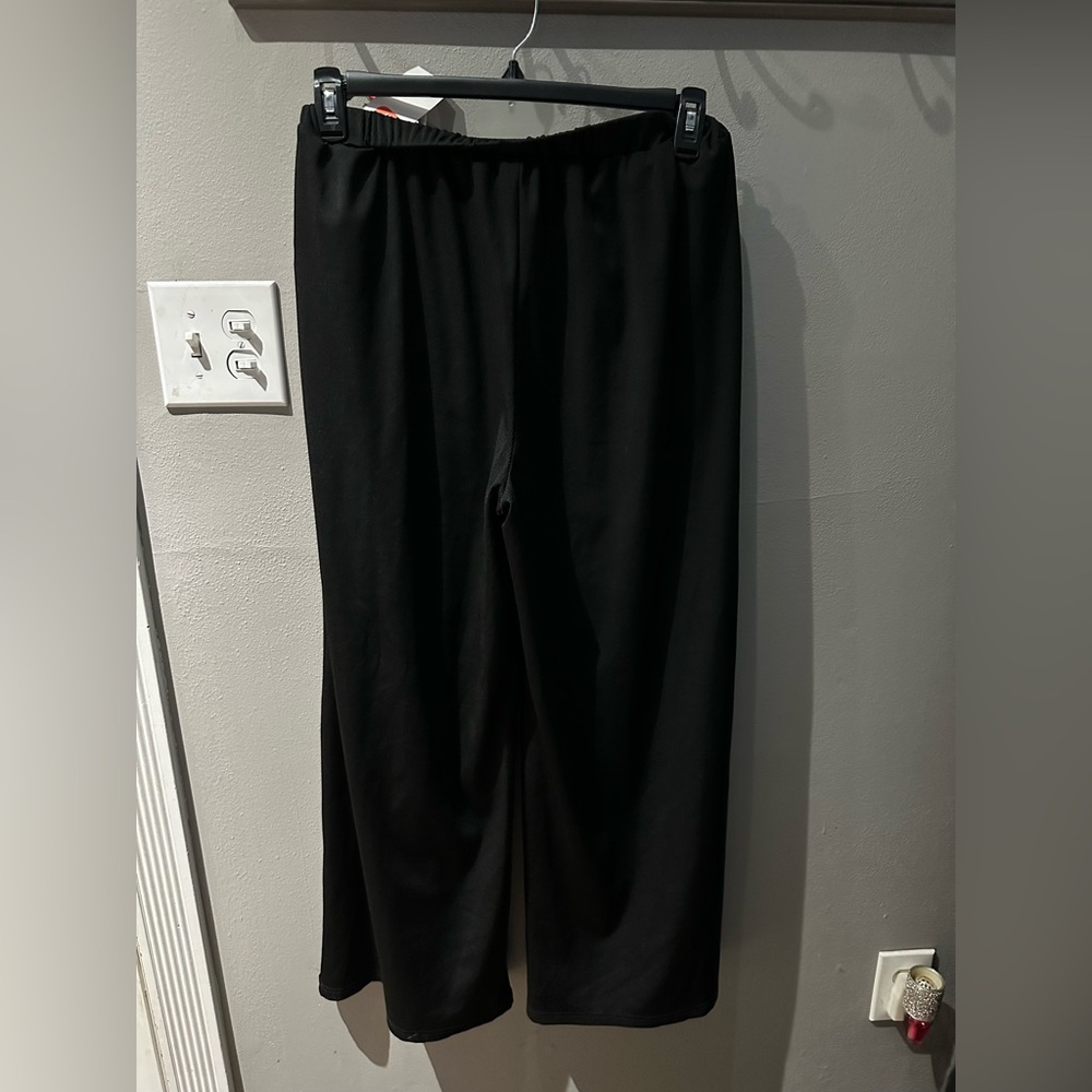 NWT: Cider size L black wide leg pants with elastic waist